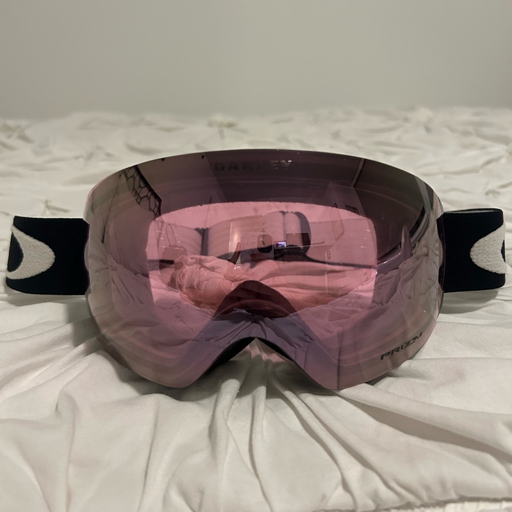 Oakley Rose-Tinted Ski Goggles